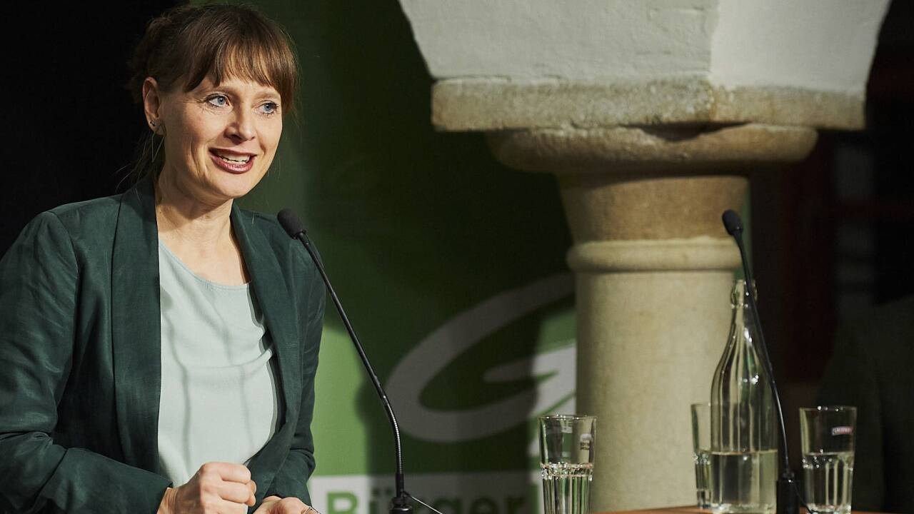 300 Gäste kamen am Freitag ins Schauspielhaus, um gemeinsam mit Bürgermeisterkandidatin Martina Berthold und der Bürgerliste in die heiße Phase des Wahlkampfes zu starten. 300 Gäste kamen am Freitag ins Schauspielhaus, um gemeinsam mit Bürgermeisterkandidatin Martina Berthold und der Bürgerliste in die heiße Phase des Wahlkampfes zu starten.