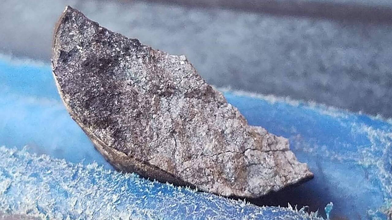 Der Meteorit zerbrach beim Eintritt in die Erdatmosphäre  Der Meteorit zerbrach beim Eintritt in die Erdatmosphäre
