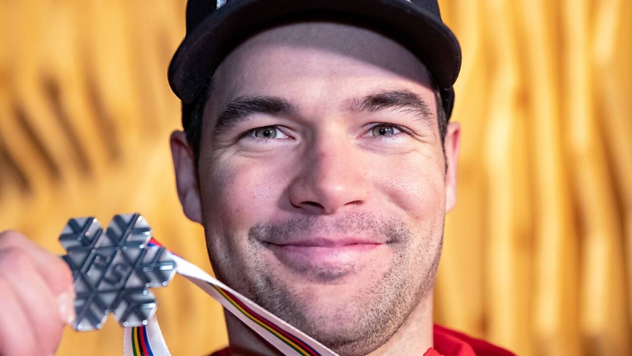 Kriechmayr freut sich riesig über seien Medaille 