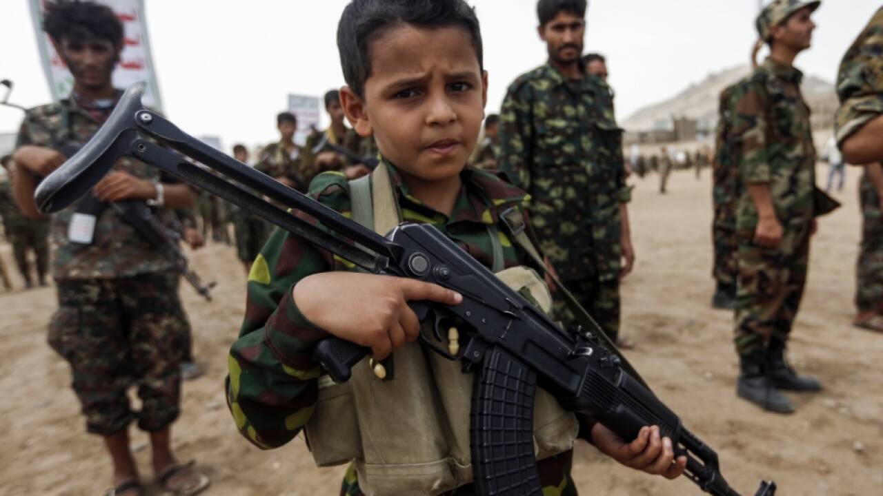 Schätzungen zufolge werden bis zu 250.000 Kinder als Soldaten missbraucht Schätzungen zufolge werden bis zu 250.000 Kinder als Soldaten missbraucht