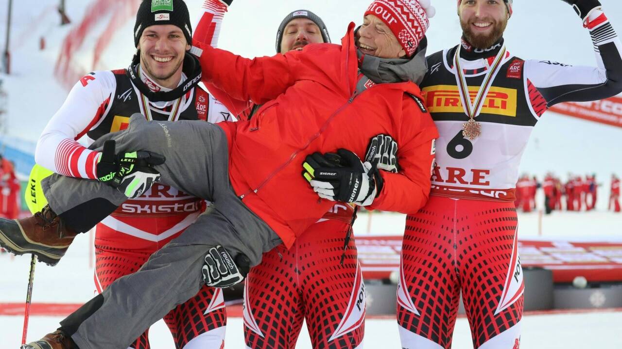 Michael Matt, Marcel Hirscher und Marco Schwarz ließen nach dem Slalom-Triumph am Schlusstag auch ihren ÖSV-Präsidenten Peter Schröcksnadel hochleben. Michael Matt, Marcel Hirscher und Marco Schwarz ließen nach dem Slalom-Triumph am Schlusstag auch ihren ÖSV-Präsidenten Peter Schröcksnadel hochleben.