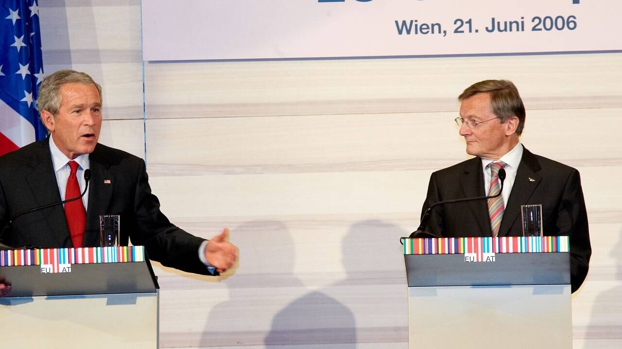 2006 hatte Österreich den EU-Ratsvorsitz inne. US-Präsident George W. Bush kam zum EU-USA-Gipfel nach Wien. Gastgeber war Bundeskanzler Wolfgang Schüssel.  