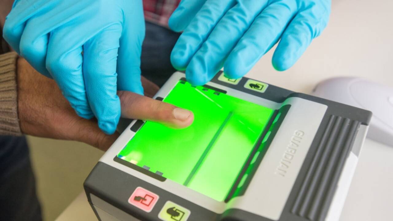 Fingerabdrücke werden wohl bald auch für Personalausweise abgenommen  Fingerabdrücke werden wohl bald auch für Personalausweise abgenommen