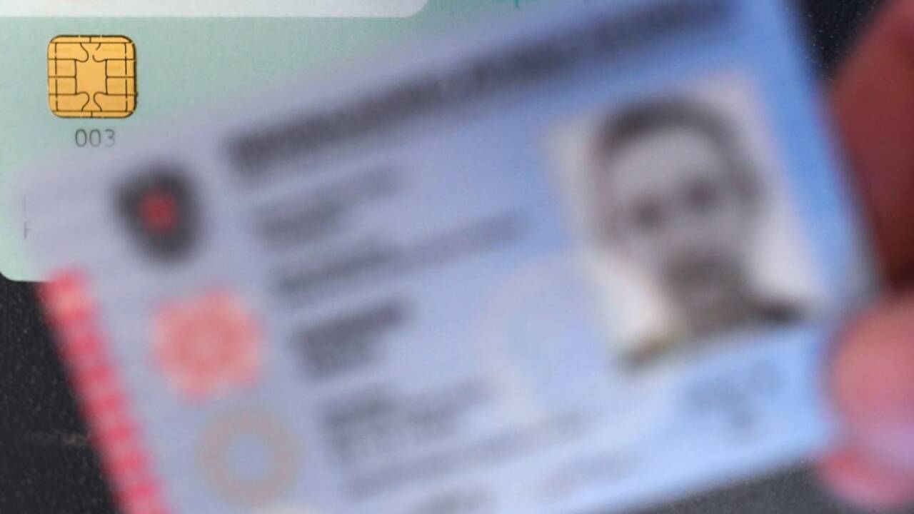 Das Foto ist mit jenem auf dem Personalausweis vergleichbar 