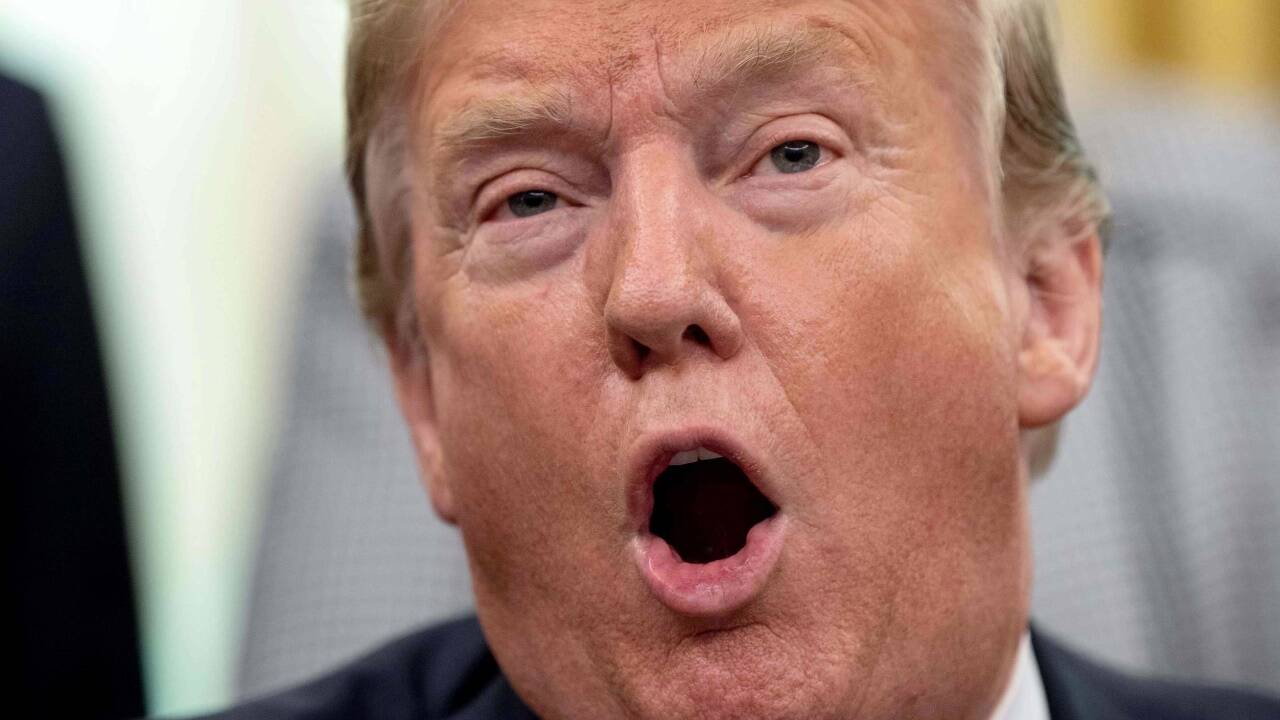 Laut beklagt sich US-Präsident Donald Trump über europäische Politiker, die ihm zu widersprechen wagen. Lob gibt es von ihm vor allem für jenen Europäer, die mit seinem Kurs übereinstim men. Laut beklagt sich US-Präsident Donald Trump über europäische Politiker, die ihm zu widersprechen wagen. Lob gibt es von ihm vor allem für jenen Europäer, die mit seinem Kurs übereinstim men.