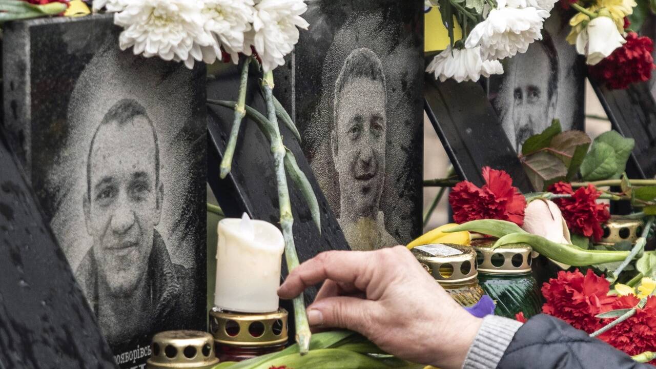 Trauer um die Opfer der Unruhen auf dem Platz der Unabhängigkeit (Maidan) vor fünf Jahren in der ukrainischen Hauptstadt Kiew.  