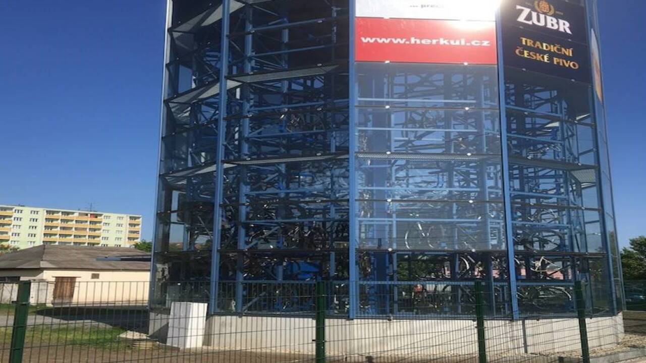Ein solcher Bikesafe-Turm, in dem sich Fahrräder stapeln lassen, schwebt auch der SPÖ für die Stadt Salzburg vor.  