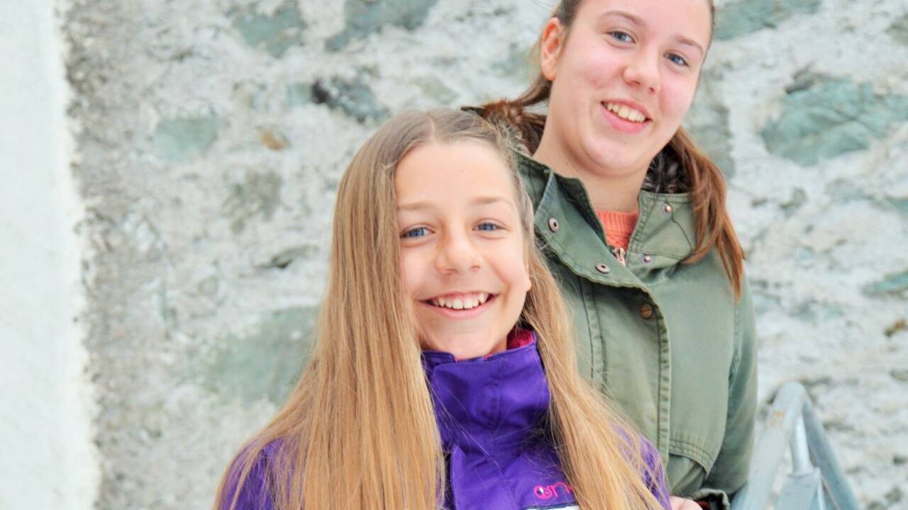 „Es passiert zu wenig für das Klima und es passiert zu langsam“, so Luisa und Anika Dafert aus Radstadt. Bild: riedler 
