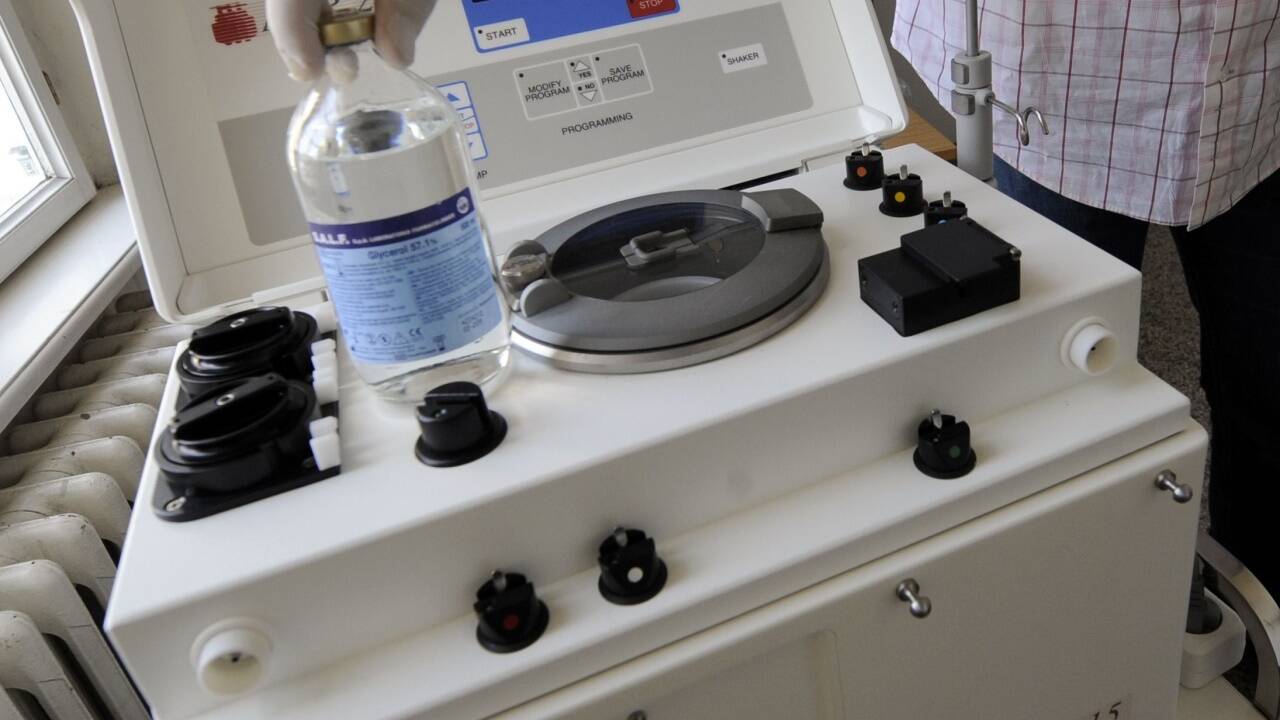 Diese Blutzentrifuge wurde im April 2009 in der Budapester Wohnung des Sportmanagers Stefan Matschiner beschlagnahmt. 