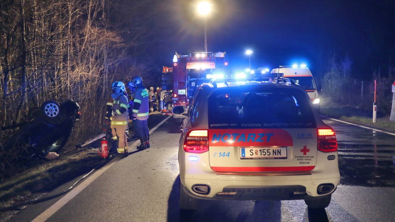 Rettung, Feuerwehr und Polizei waren stundenlang im Einsatz.  