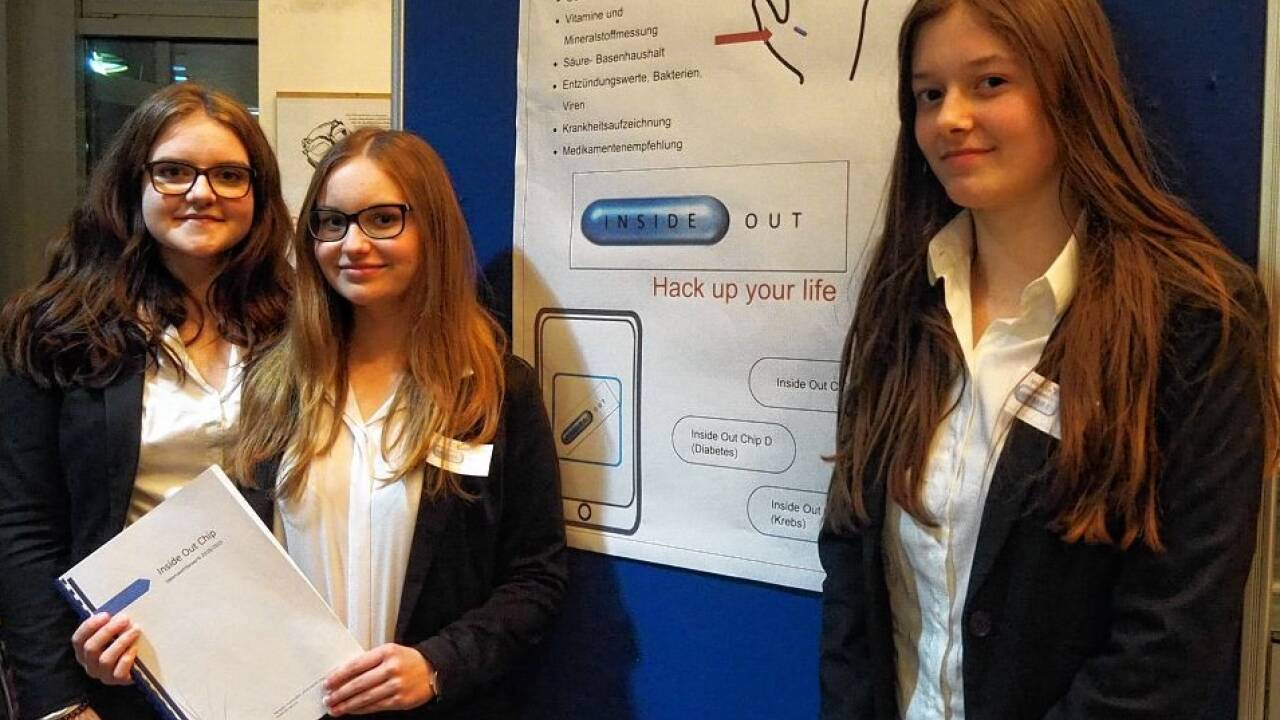 Um ein Implantat, das mit Hilfe einer Handy-App die Vitalfunktionen anzeigt und überwacht, geht es bei „Inside-Out“. 