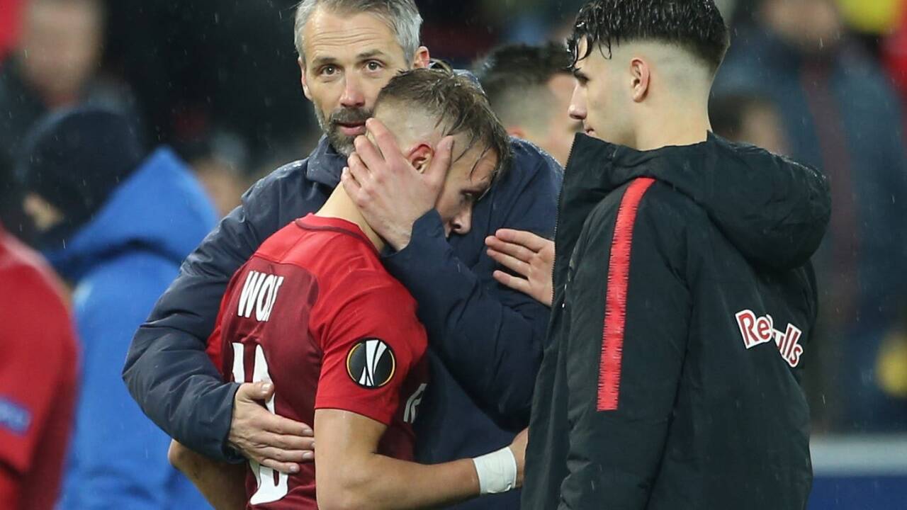 Hannes Wolf tieftraurig.  