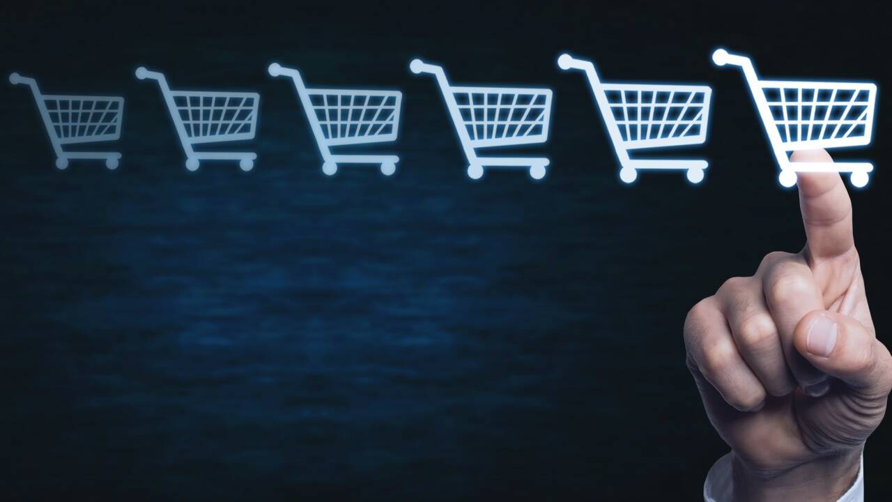 Zum Einkaufen im Internet genügt es, Tasten zu drücken und am Bildschirm zu wischen. Jetzt aber will der Finanzminister die Firmen stärker in die Pflicht nehmen.   Zum Einkaufen im Internet genügt es, Tasten zu drücken und am Bildschirm zu wischen. Jetzt aber will der Finanzminister die Firmen stärker in die Pflicht nehmen.