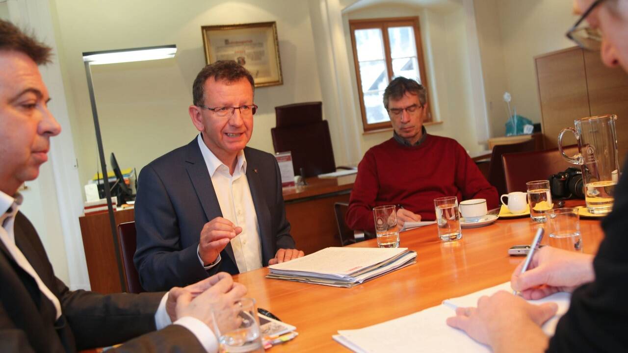 Von links: Peter Padourek und Andreas Wimmreuter beim Interview mit Erwin Simonitsch (Pinzgauer Nachrichten) und Anton Kaindl (SN). 