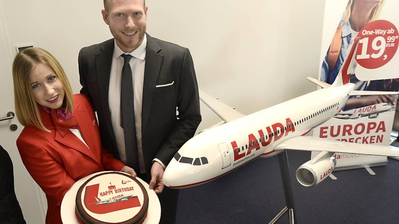 Präsentation der neuen Uniformen bei 'Lauda' 