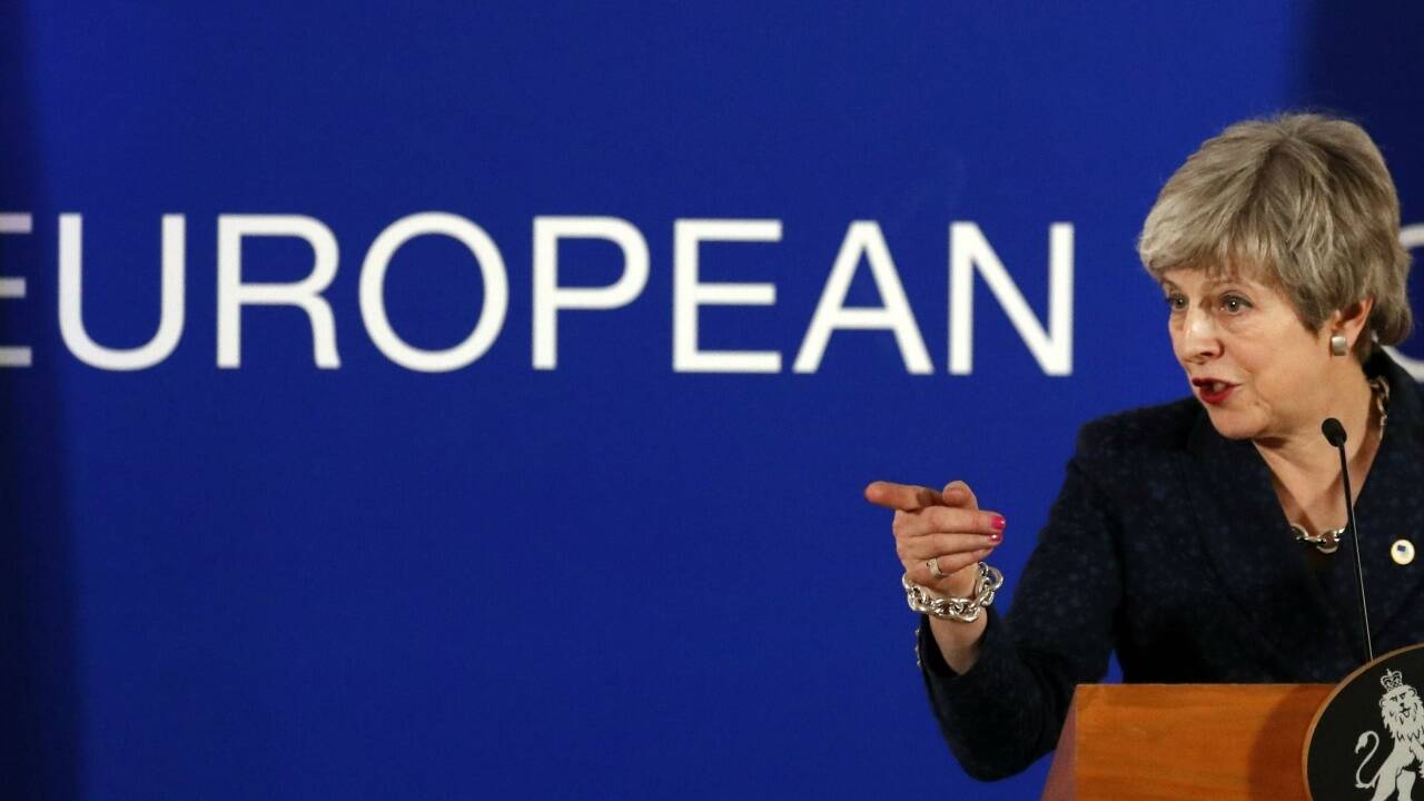 Die britische Premierministerin Theresa May hat sowohl zu Hauses in London als auch in Brüssel viel Kredit verspielt. Die britische Premierministerin Theresa May hat sowohl zu Hauses in London als auch in Brüssel viel Kredit verspielt.