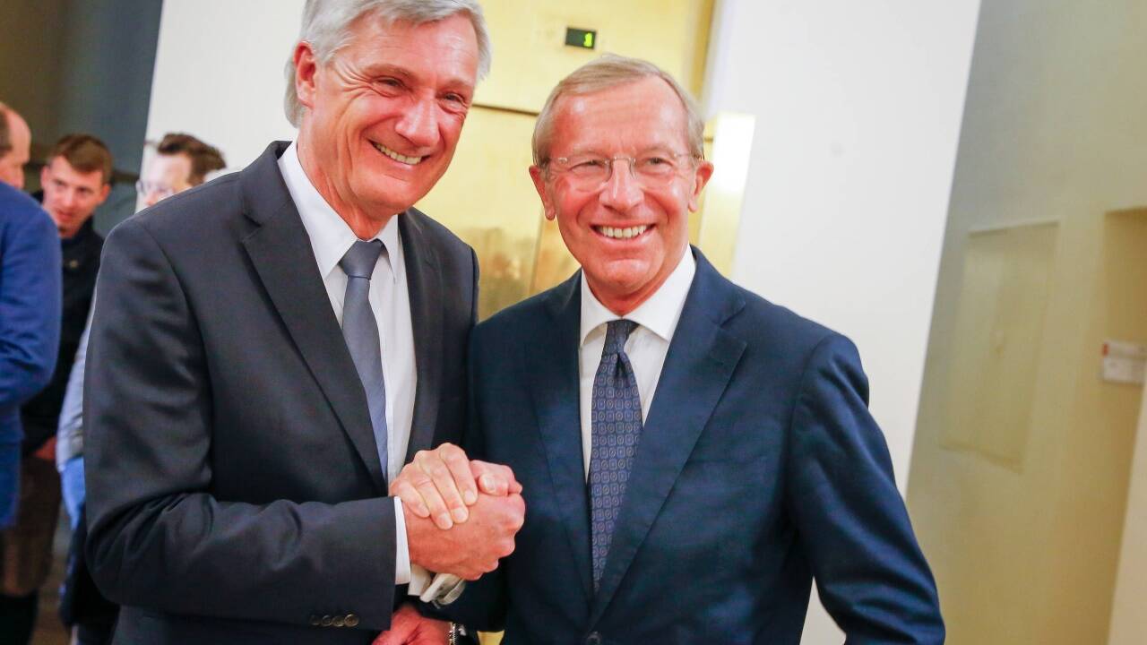 Harald Preuner ist der große Wahlsieger in der Stadt Salzburg. Unter den Gratulanten: Landeshauptmann Wilfried Haslauer (r.). 