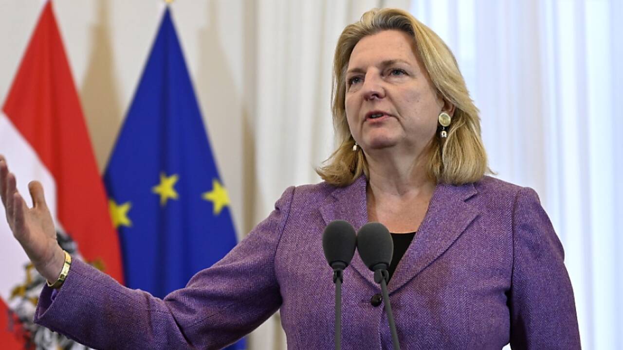 Für Kneissl setzt bei Krisen auf politische Lösungen 