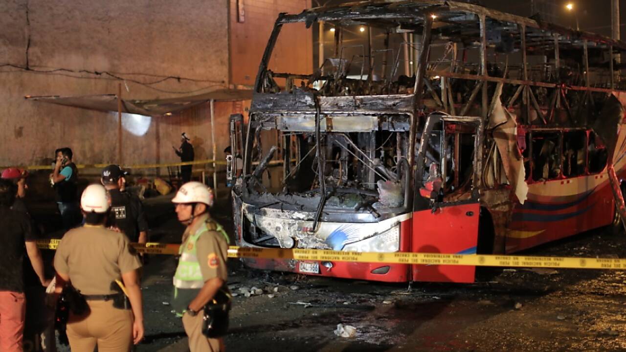 Feuerwehr geht von mindestens 20 Toten aus 