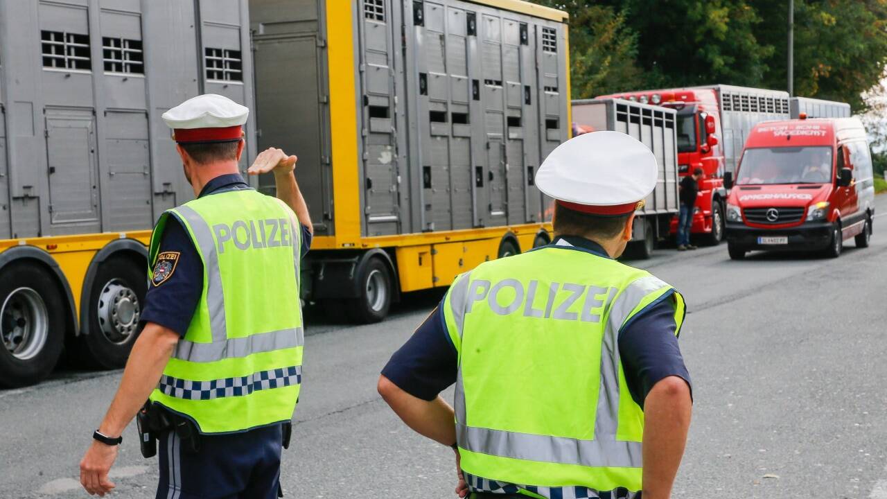 Kontrollen der Transporte in Bergheim finden „Tag und Nacht“ statt (Archivbild). 