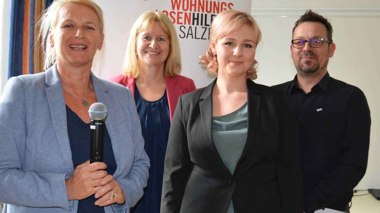 Das Forum Wohnungslosenhilfe – Petra Geschwendtner (Soziale Arbeit GmbH), Birgit Thaler-Haag (Frauenhaus), Bettina Neumayer (VinziDach) und Torsten Bichler (Caritas) – konnte am Dienstag positive Entwicklungen berichten – aber nicht nur.  