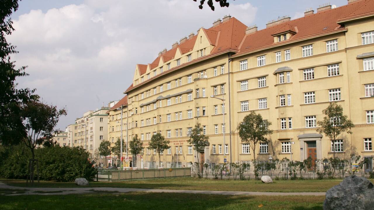 Der Metzleinstalerhof ist der älteste Gemeindebau Wiens. Er wurde vor 100 Jahren erbaut. 