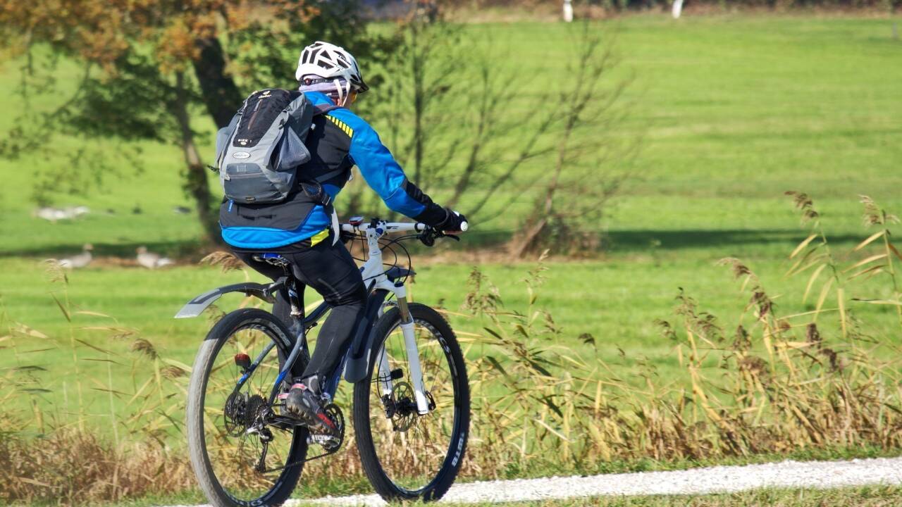 Radfahren in der frischen Luft fördert die Gesundheit.  