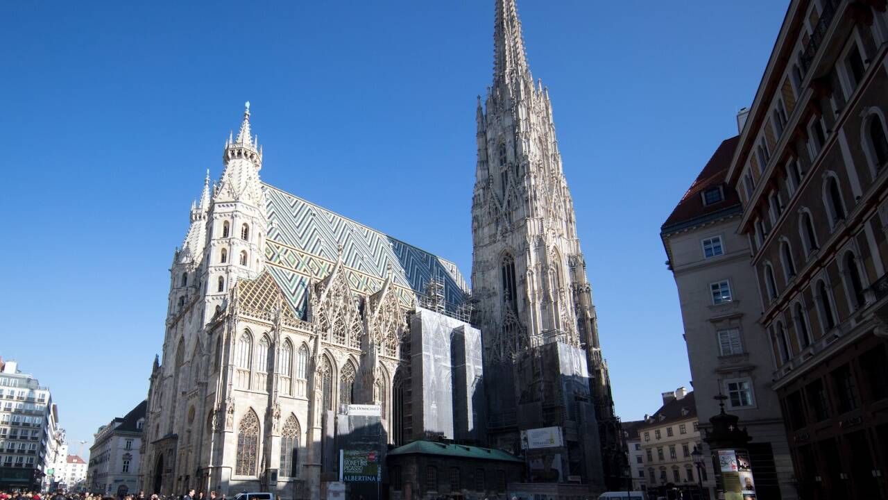 Ein Wahrzeichen der Republik Österreich – der Stephansdom in der Wiener Innenstadt. 