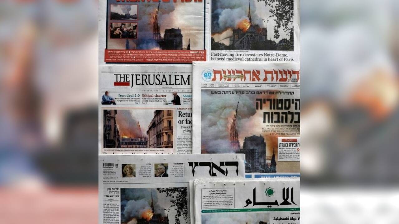 So berichten israelische und palästinensische Zeitungen - Foto von einem Kiosk in Jerusalem. 