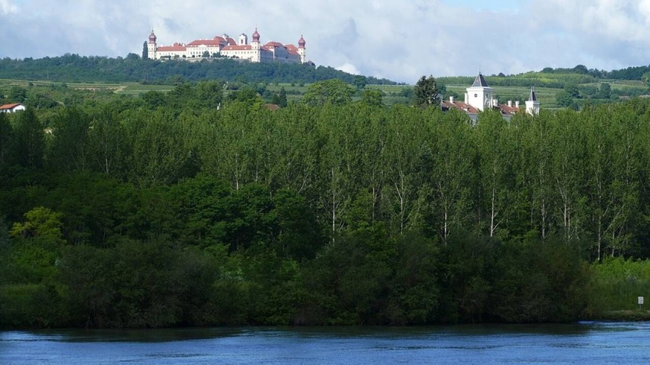 Das Stift Göttweig über der Donau bei Krems. 