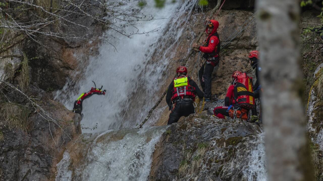 Dramatischer Rettungseinsatz am Königssee in Schönau bei Berchtesgaden. Dramatischer Rettungseinsatz am Königssee in Schönau bei Berchtesgaden.