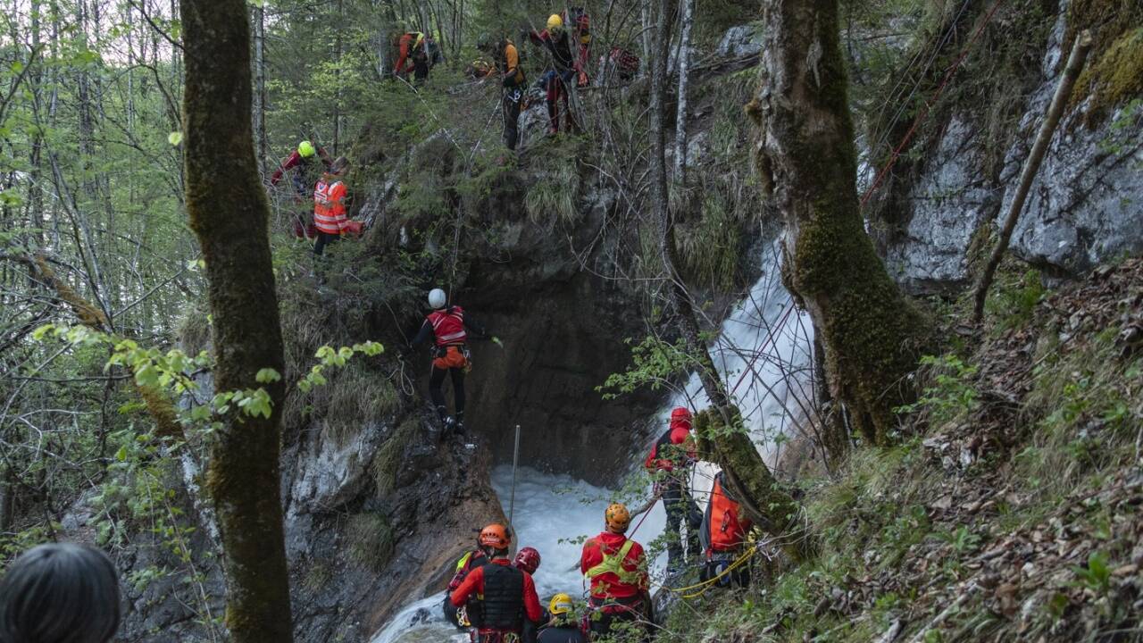 Dramatischer Rettungseinsatz am Königssee in Schönau bei Berchtesgaden. Dramatischer Rettungseinsatz am Königssee in Schönau bei Berchtesgaden.