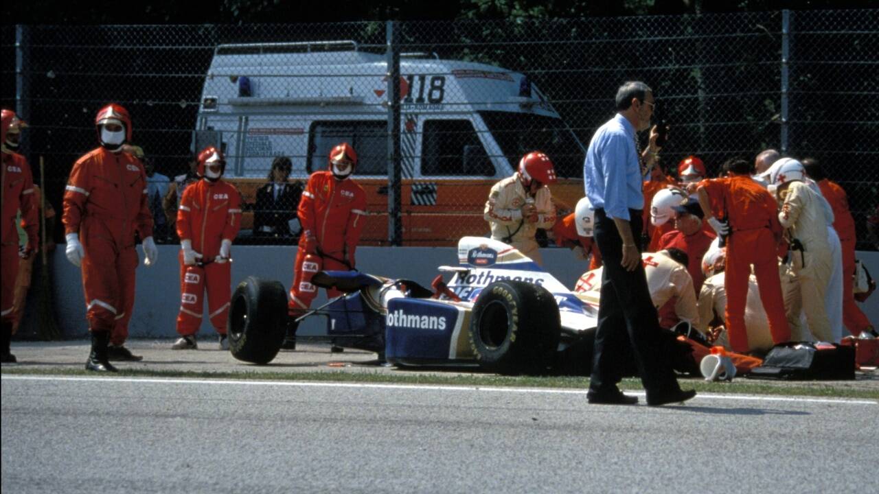 Bangen ohne Hoffnung um Ayrton Senna. 