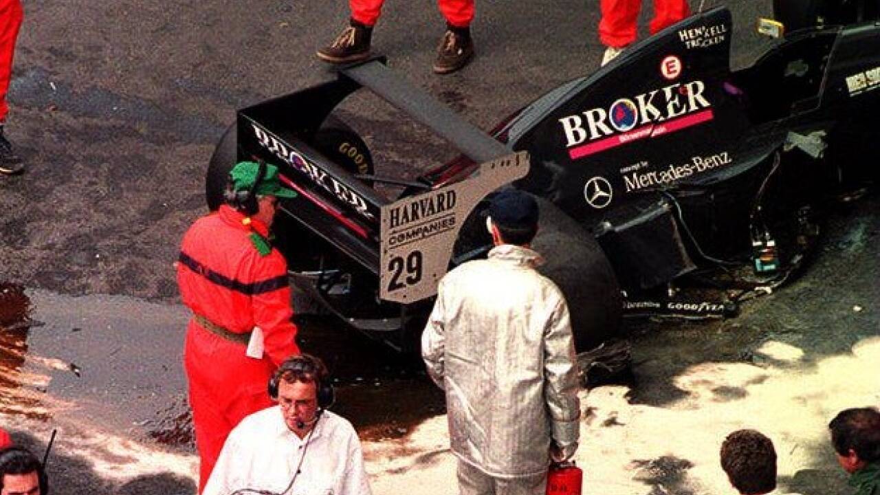Karl Wendlinger verunglückte zwei Wochen nach Ratzenberger und Senna in Monaco. Nach 19 Tagen im Koma ging es mit dem Tiroler langsam wieder bergauf. 