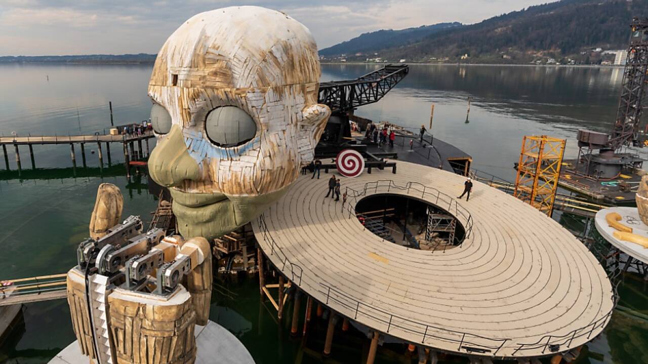 Die Bregenzer Seebühne hier mit dem Bühnenbild für 'Rigoletto' 
