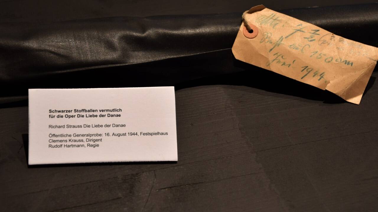 Stoffballen aus den 1940er Jahren, vermutlich für „Liebe der Danae“ 
