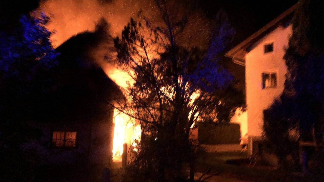 Einsatz für die Feuerwehren in Golling, Bluntaustraße 92.  Einsatz für die Feuerwehren in Golling, Bluntaustraße 92.