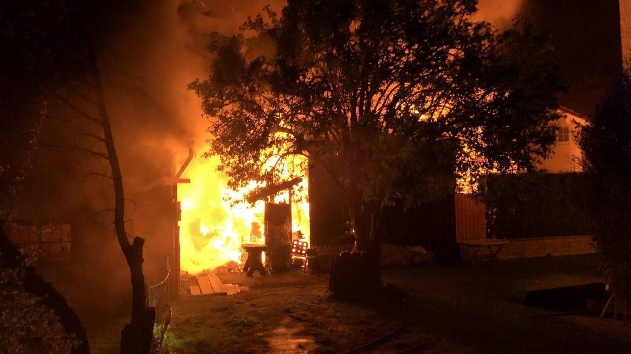 Einsatz für die Feuerwehren in Golling, Bluntaustraße 92.  Einsatz für die Feuerwehren in Golling, Bluntaustraße 92.