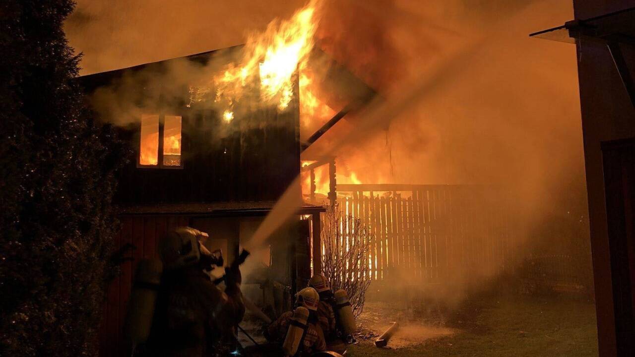 Einsatz für die Feuerwehren in Golling, Bluntaustraße 92.  Einsatz für die Feuerwehren in Golling, Bluntaustraße 92.