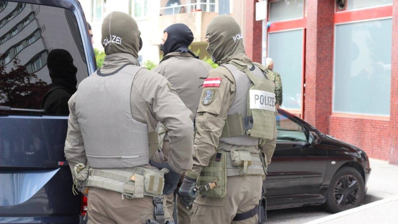 Auch die Cobra war bei der Razzia im Einsatz. 
