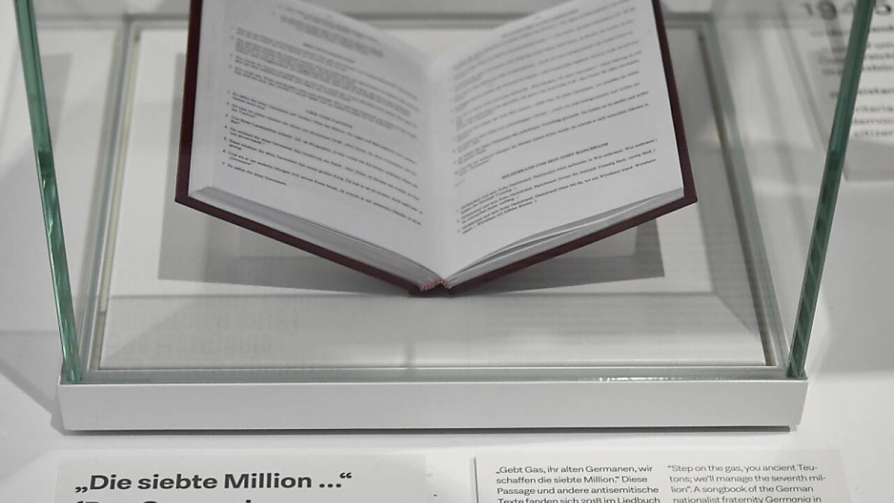 Im Haus der Geschichte ist das Liederbuch noch zu sehen  Im Haus der Geschichte ist das Liederbuch noch zu sehen