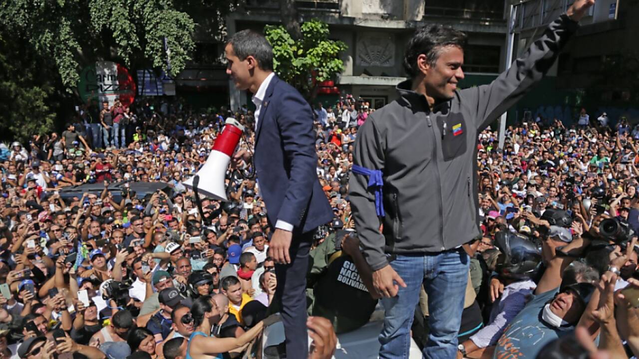 Guaido bat seine Anhänger um Unterstützung 