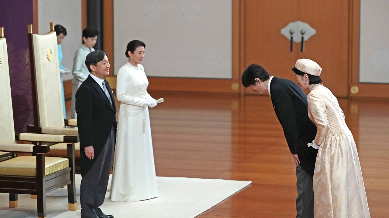 Der 59-jährige Naruhito trat am Mittwoch die Nachfolge seines Vaters Akihito an. 