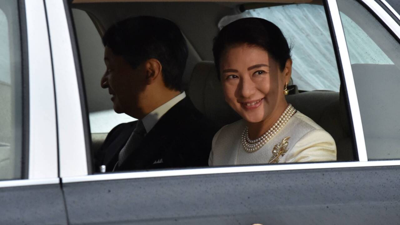 Der 59-jährige Naruhito trat am Mittwoch die Nachfolge seines Vaters Akihito an. 