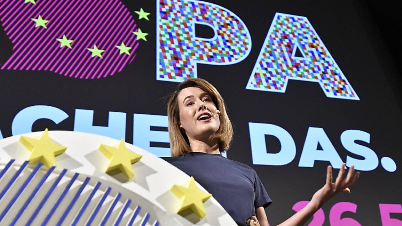 NEOS begehen am 1. Mai den "Tag der Bildung"  NEOS begehen am 1. Mai den 'Tag der Bildung'