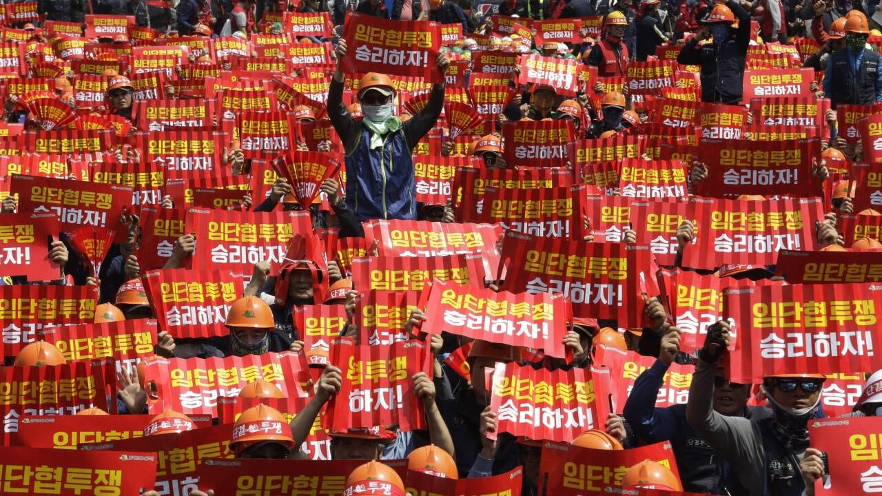 1. Mai 2019 – In Südkorea protestieren tausende Gewerkschafter und Aktivisten für bessere Arbeitsbedingungen. 