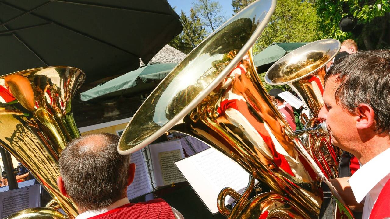 Die Trachtenmusikkapelle Wals sorgte für die passende Begleitmusik.  