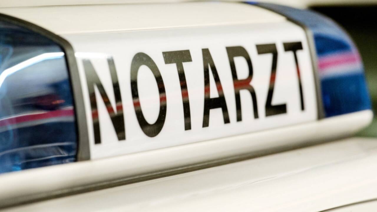 Die 56-jährige Frau wurde bei dem Absturz schwer verletzt Die 56-jährige Frau wurde bei dem Absturz schwer verletzt