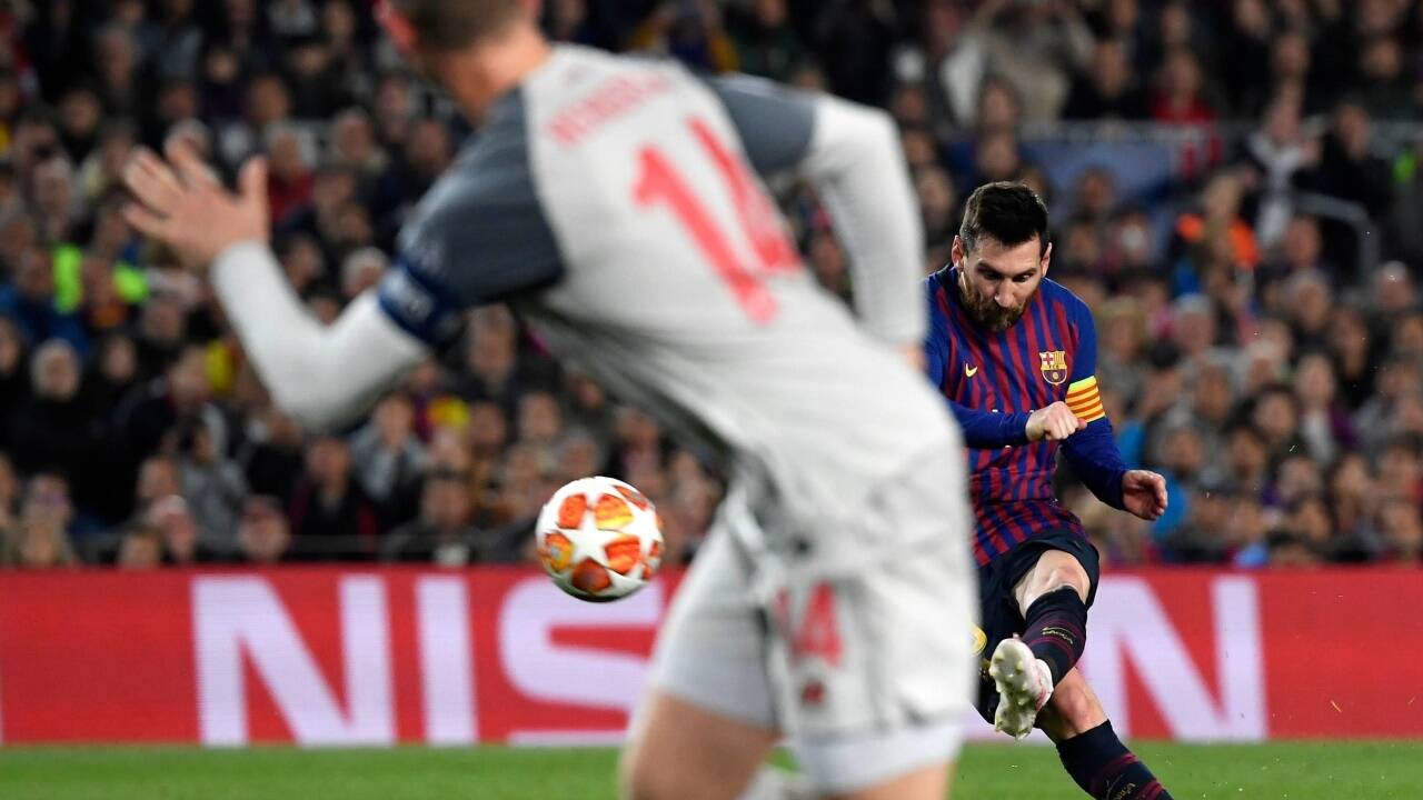 Freistoß zum 3:0 durch Messi.   Freistoß zum 3:0 durch Messi.