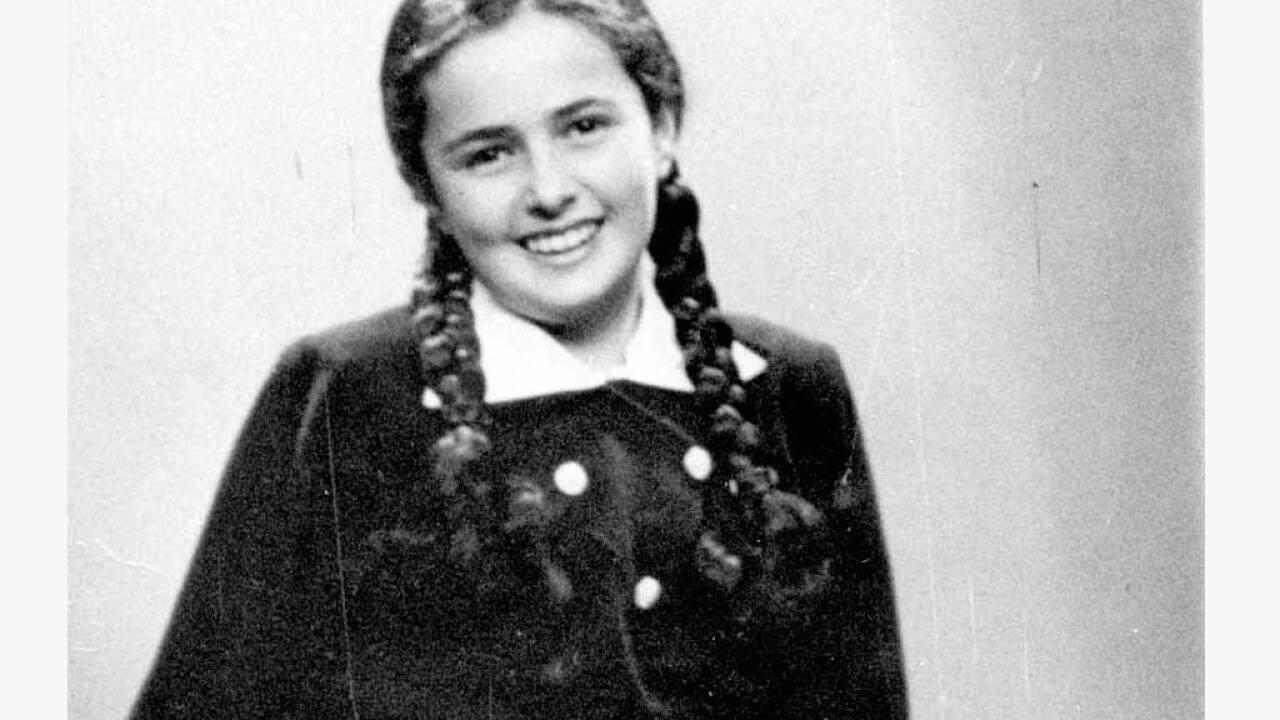 Die 13-jährige Eva Heymann wurde 1944 in Auschwitz ermordet.  Die 13-jährige Eva Heymann wurde 1944 in Auschwitz ermordet.